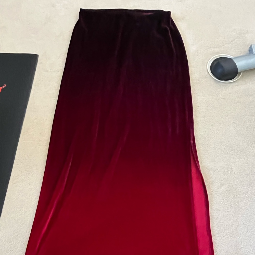 Black and red ombré skirt